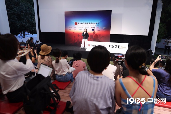 上海国际电影节开启露天展映 电影人分享观影感悟